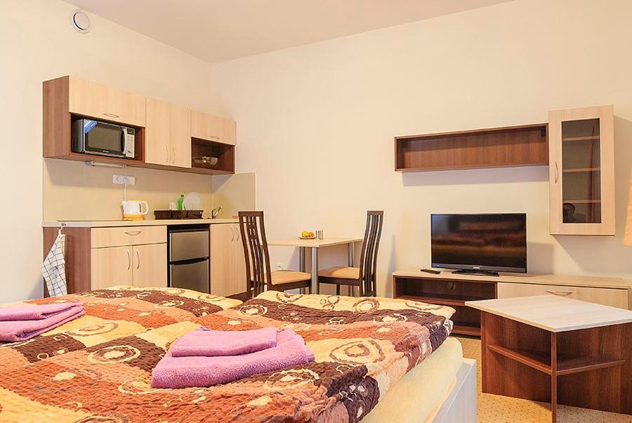 Apartmany Rezac โรกีนีซ นัด ยีเซอโร ภายนอก รูปภาพ