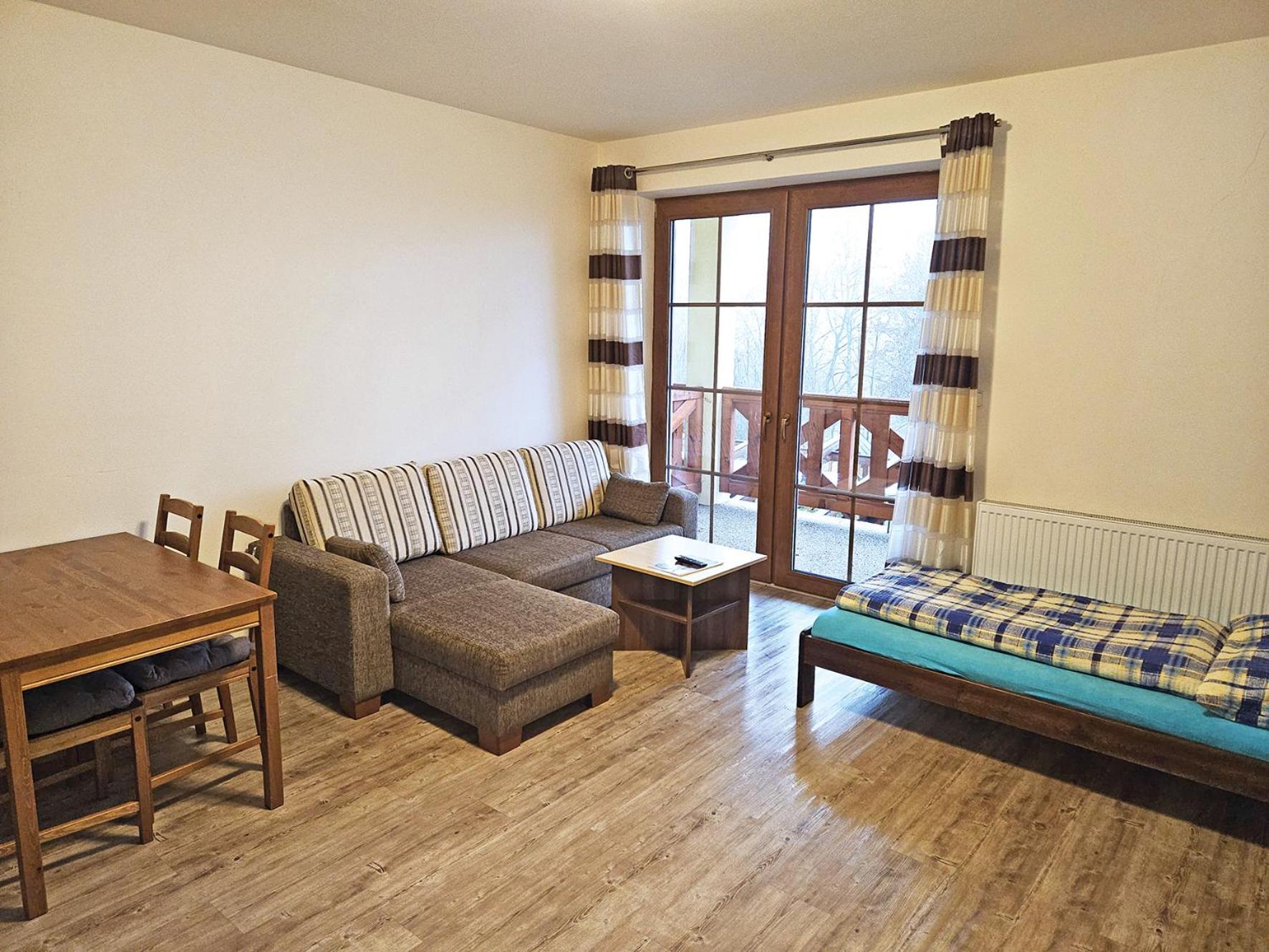 Apartmany Rezac โรกีนีซ นัด ยีเซอโร ภายนอก รูปภาพ