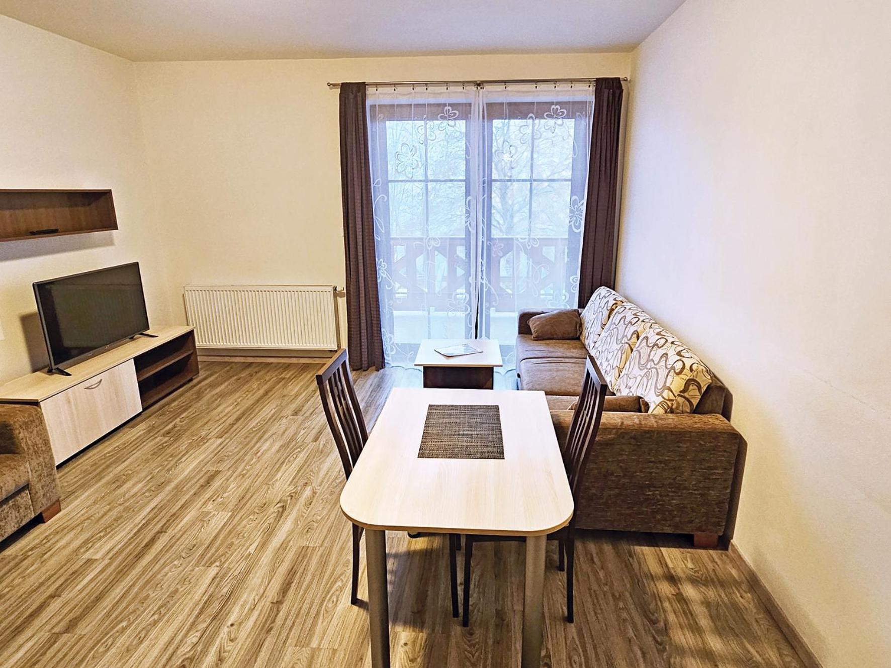 Apartmany Rezac โรกีนีซ นัด ยีเซอโร ภายนอก รูปภาพ